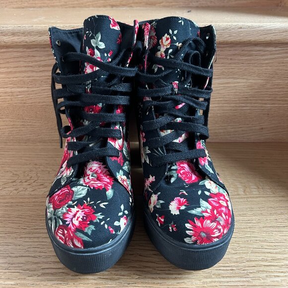 Wild Diva Lounge Floral Ankle Heel Boots Size 8.5 - Picture 3 of 9